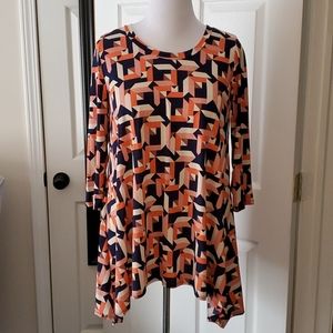 Tunic geo patterned size large